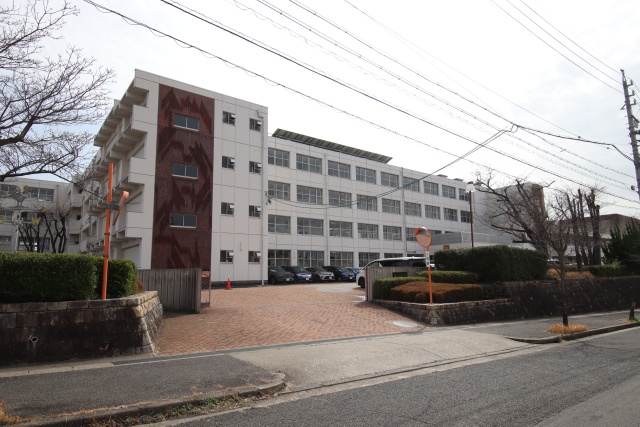 高校・高専　名古屋市立名東高等学校（高校・高専）まで1100m