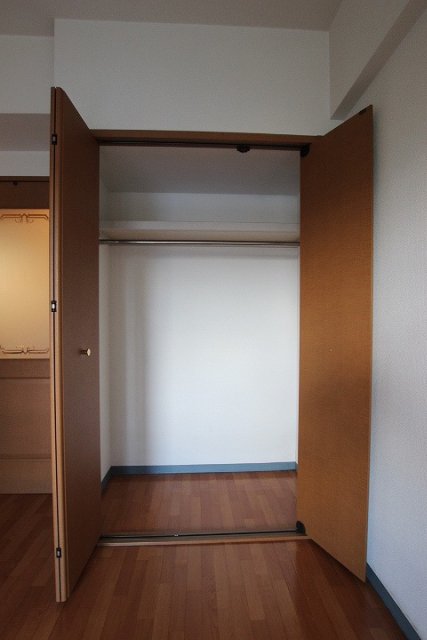 収納　同物件別号室の写真です。