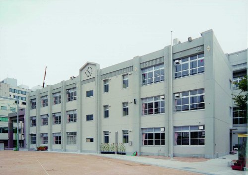 小学校　大阪市立西天満小学校（小学校）まで108m
