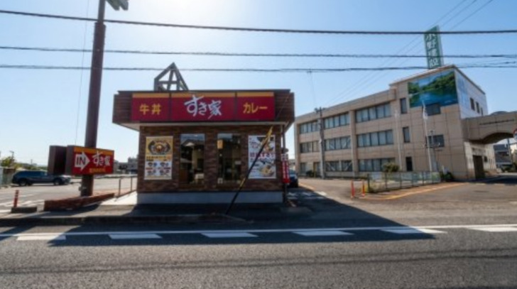 飲食店　すき家 1国三島谷田店（飲食店）まで141m