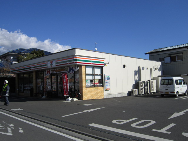 コンビニ　セブンイレブン 秦野曽屋緑下店（コンビニ）まで821m