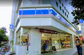 コンビニ　ローソン新富一丁目店（コンビニ）まで152m