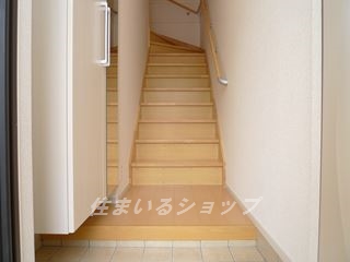 玄関　ミラー付き大型シューズボックス