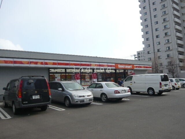 コンビニ　セイコーマート菊水元町8条店（コンビニ）まで775m