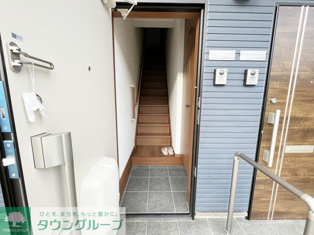 玄関　★お部屋探しは株式会社タウンハウジング東京まで★