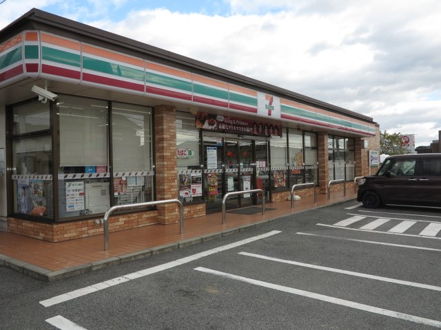 コンビニ　セブン－イレブン　勝央町岡店（コンビニ）まで213m