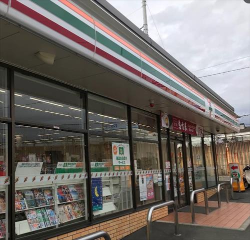 コンビニ　セブン－イレブン厚木愛甲東店（コンビニ）まで684m