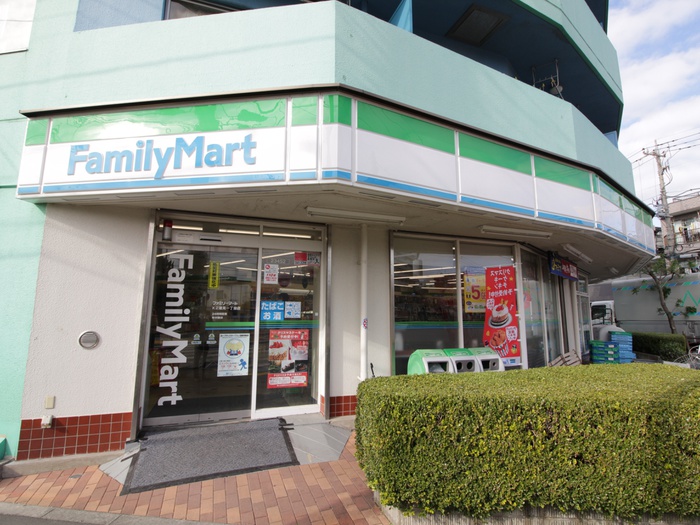 コンビニ　ファミリーマート　辰巳一丁目店（コンビニ）まで1300m