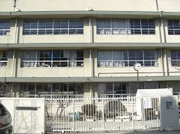小学校　茨木市立葦原小学校（小学校）まで718m