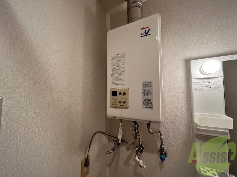 その他設備　ガス給湯器です。操作しやすいパネルになってます。