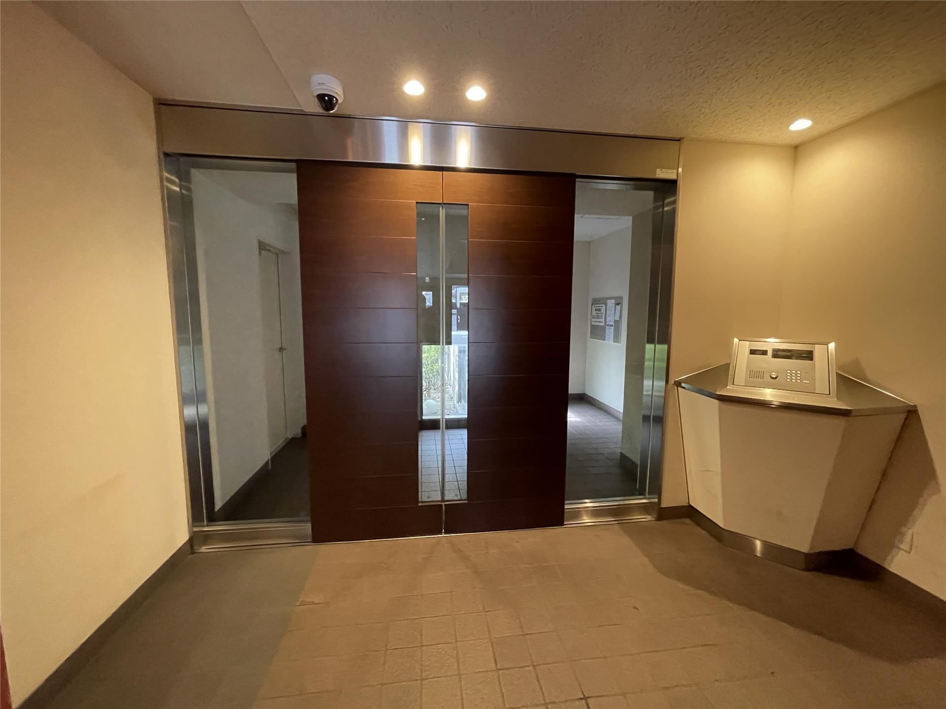 エントランス　分譲マンションの様な高級感のあるエントランス♪