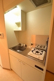 キッチン　※反転タイプのお部屋の写真を使用しています。