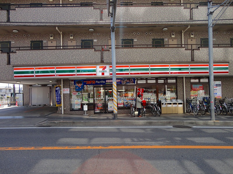 コンビニ　セブンイレブン（コンビニ）まで67m