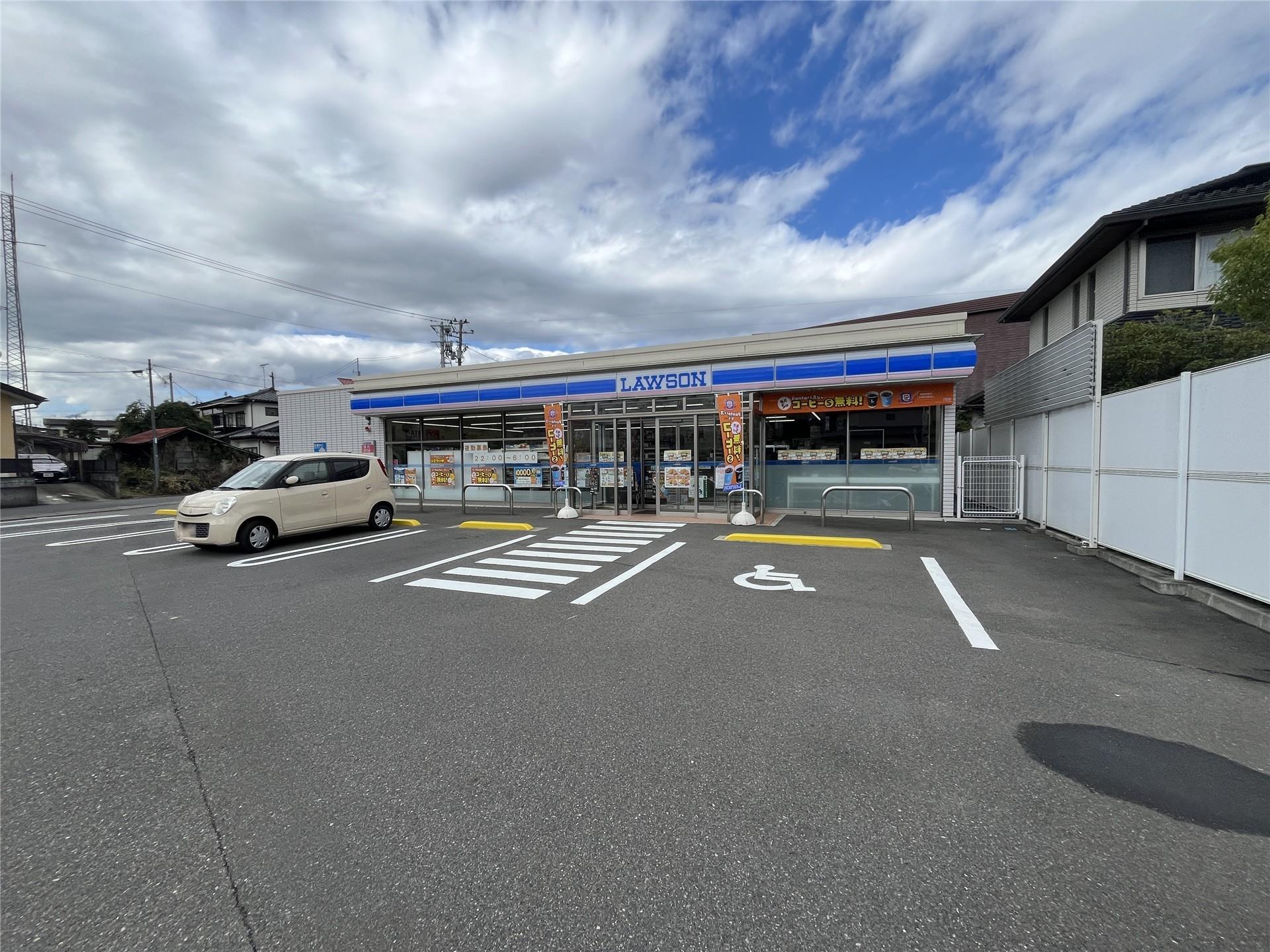 コンビニ　ローソン新白河五丁目店（コンビニ）まで365m