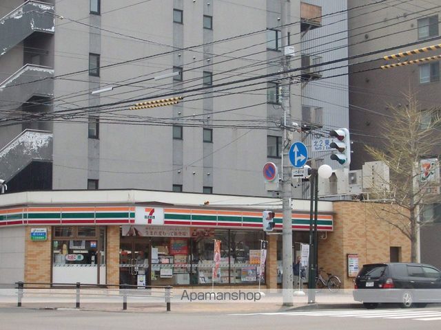 コンビニ　セブンイレブン（コンビニ）まで180m