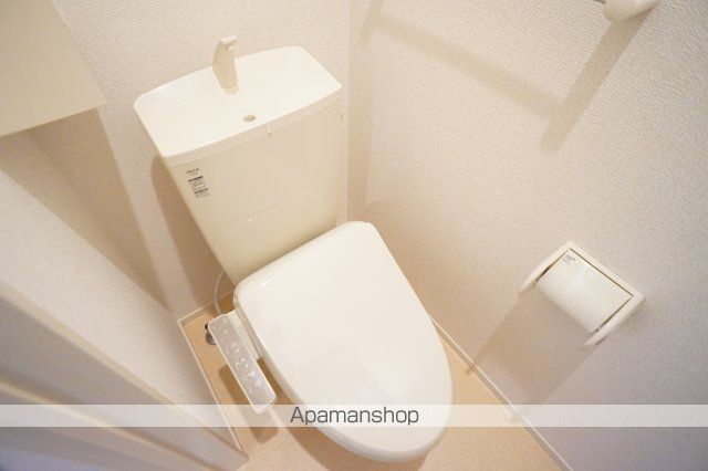 ＪＲ関西本線 大和小泉駅 徒歩14分 2階建 築8年のトイレ写真