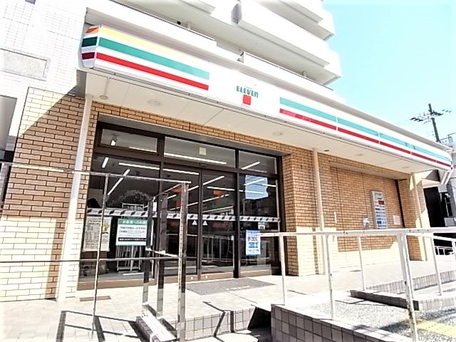 コンビニ　セブンイレブン 神戸本庄町1丁目店（コンビニ）まで63m