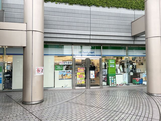コンビニ　ファミリーマート田端駅前店（コンビニ）まで346m