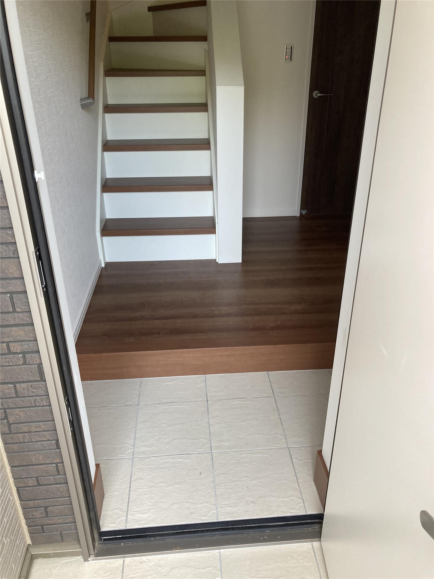 玄関　※別部屋になります
