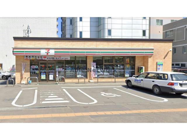 コンビニ　セブンイレブン札幌北5条店（コンビニ）まで179m
