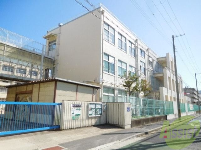 小学校　神戸市立和田岬小学校（小学校）まで334m