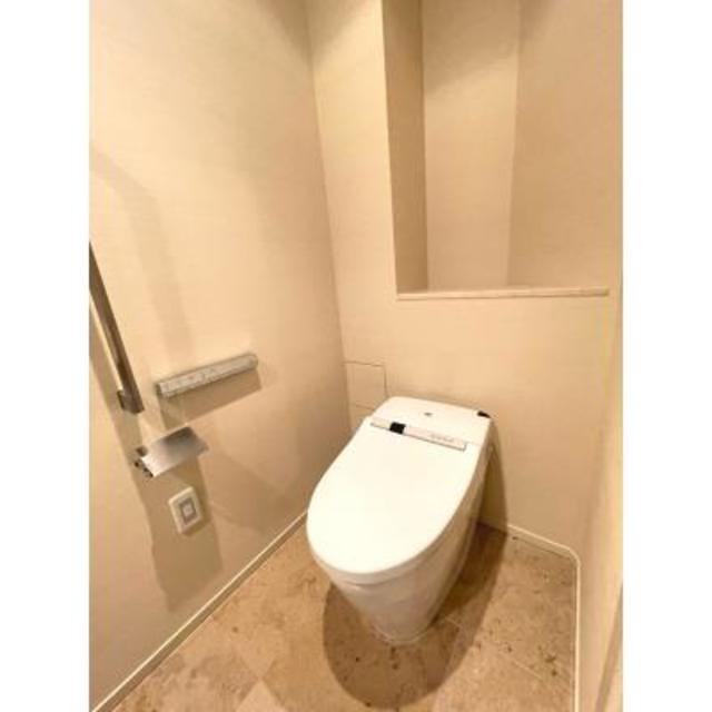 トイレ　※写真は同タイプ住戸です。