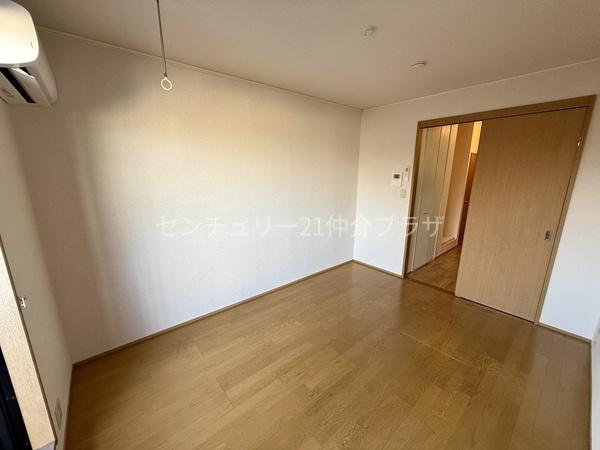 シティハイム六会壱番館の内装写真