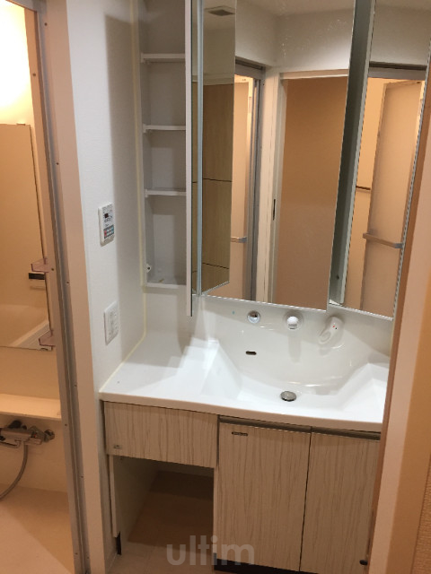 洗面設備　※同タイプの他のお部屋です