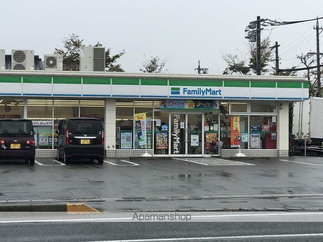 コンビニ　ファミリーマート（コンビニ）まで483m