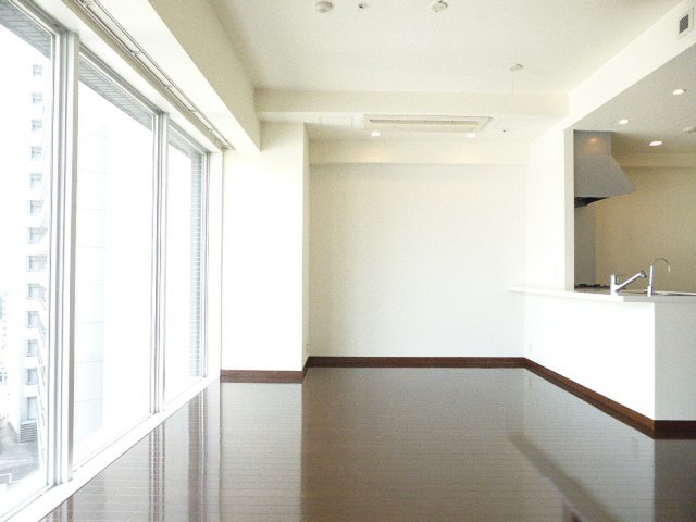 居室・リビング　※別部屋の参考写真です。