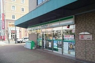 コンビニ　ファミリーマート佐世保三浦町店（コンビニ）まで443m
