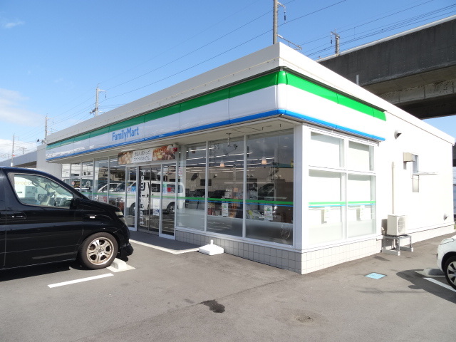 コンビニ　ファミリーマート新潟女池北店（コンビニ）まで638m