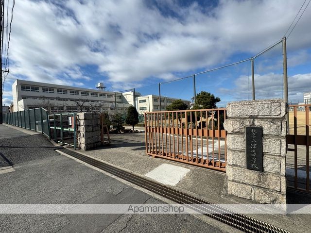 中学校　津田中学校（中学校）まで1385m