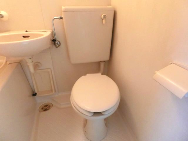トイレ　他のお部屋の参考写真となります。