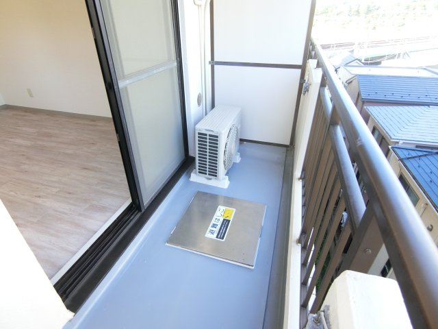 バルコニー　他のお部屋の参考写真となります。
