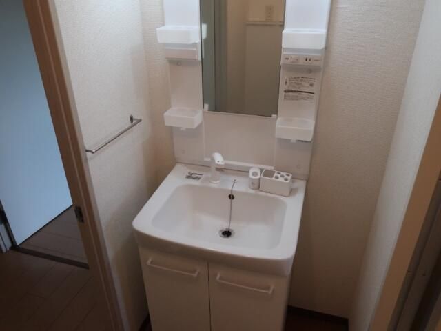 洗面設備　忙しい朝には欠かせない洗面所です