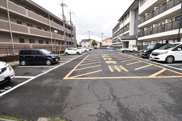 駐車場　同物件別室
