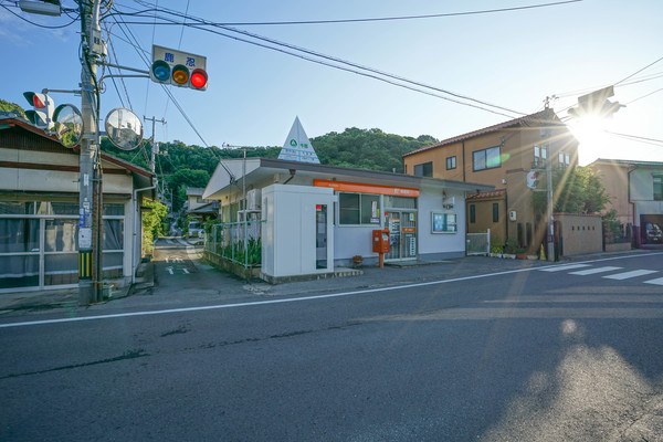 郵便局　鹿忍郵便局（郵便局）まで267m