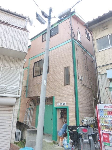 建物外観　★閑静な住宅街・2004年完成の築浅です★