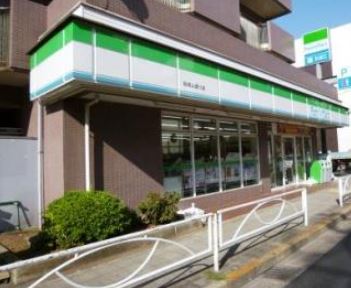 コンビニ　ファミリーマート砧城山通り店（コンビニ）まで200m