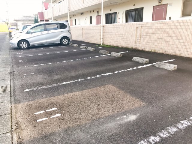 駐車場　車をお持ちの方に嬉しい駐車場付きの物件♪