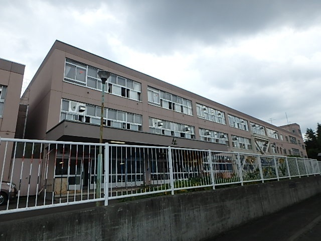 小学校　札幌市立白石小学校（小学校）まで950m