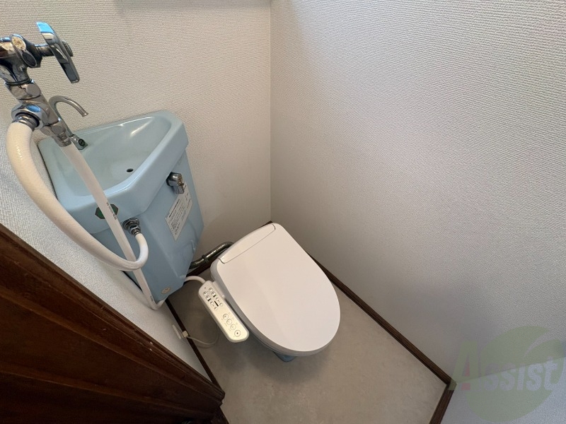 トイレ　こちらはトイレです。清潔感があり、安心して使用できます。