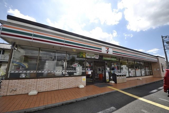コンビニ　セブンイレブン草加瀬崎町店（コンビニ）まで355m