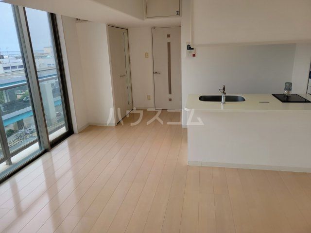 No.72 HARBOR EAST TOWERの居間写真