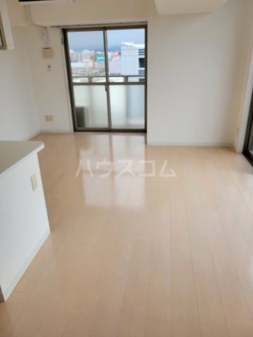 No.72 HARBOR EAST TOWERの居間写真