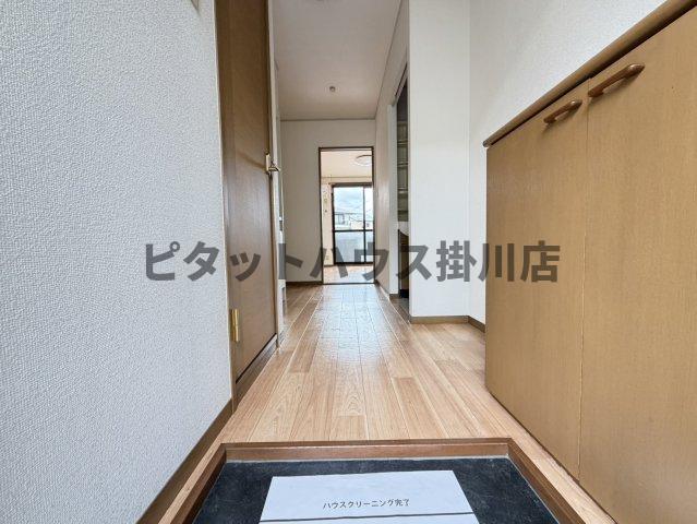ＪＲ東海道本線 掛川駅 徒歩13分 2階建 築30年の玄関写真