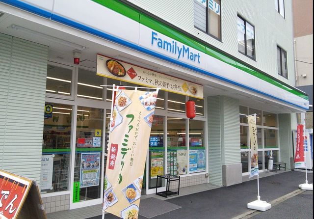 コンビニ　ファミリーマート新横浜店（コンビニ）まで771m