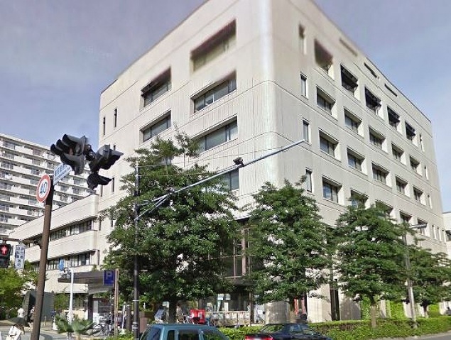 役所　横浜市鶴見区役所（役所）まで240m