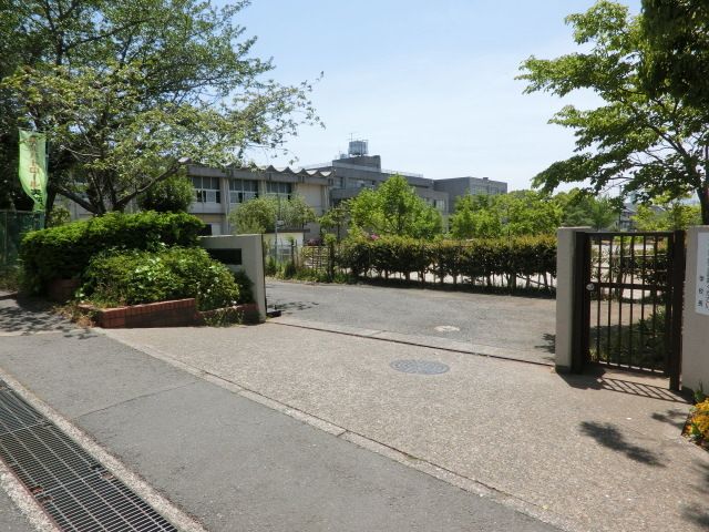小学校　佐倉市立間野台小学校（小学校）まで349m